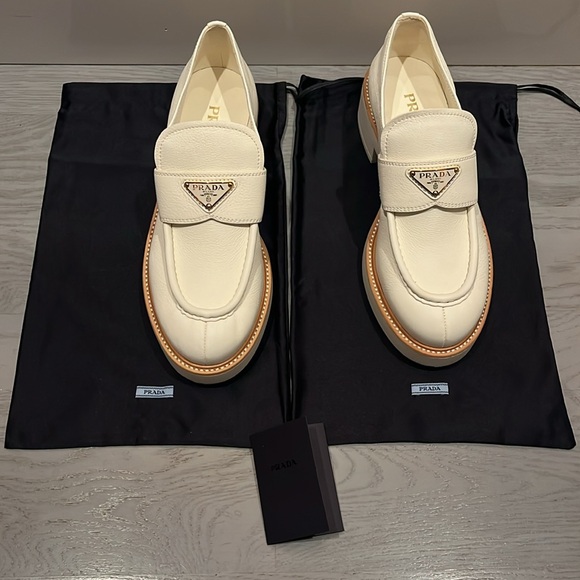 Prada Leather Loafers size 41 STEAL!!! - Picture 5 of 7